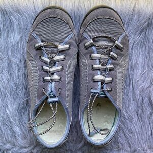 Dr. Scholl’s walking shoes